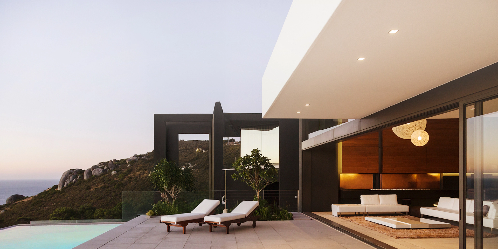 Integra Custom Integration outdoor patio at spacious modern home 2000x1000